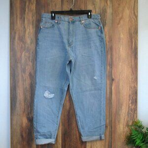 NWT Universal Thread Boyfriend Slim Hip/Thigh Tapered Leg Non Stretch